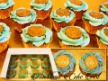 GOLD VERSACE CUPCAKES